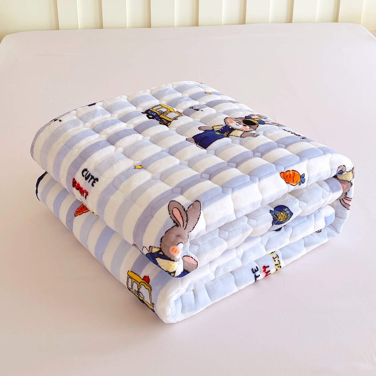 91家纺网 家纺一手货源 找家纺 （总）金鑫汇家纺 2025新款加厚牛奶豆豆绒暖绒包边床褥垫