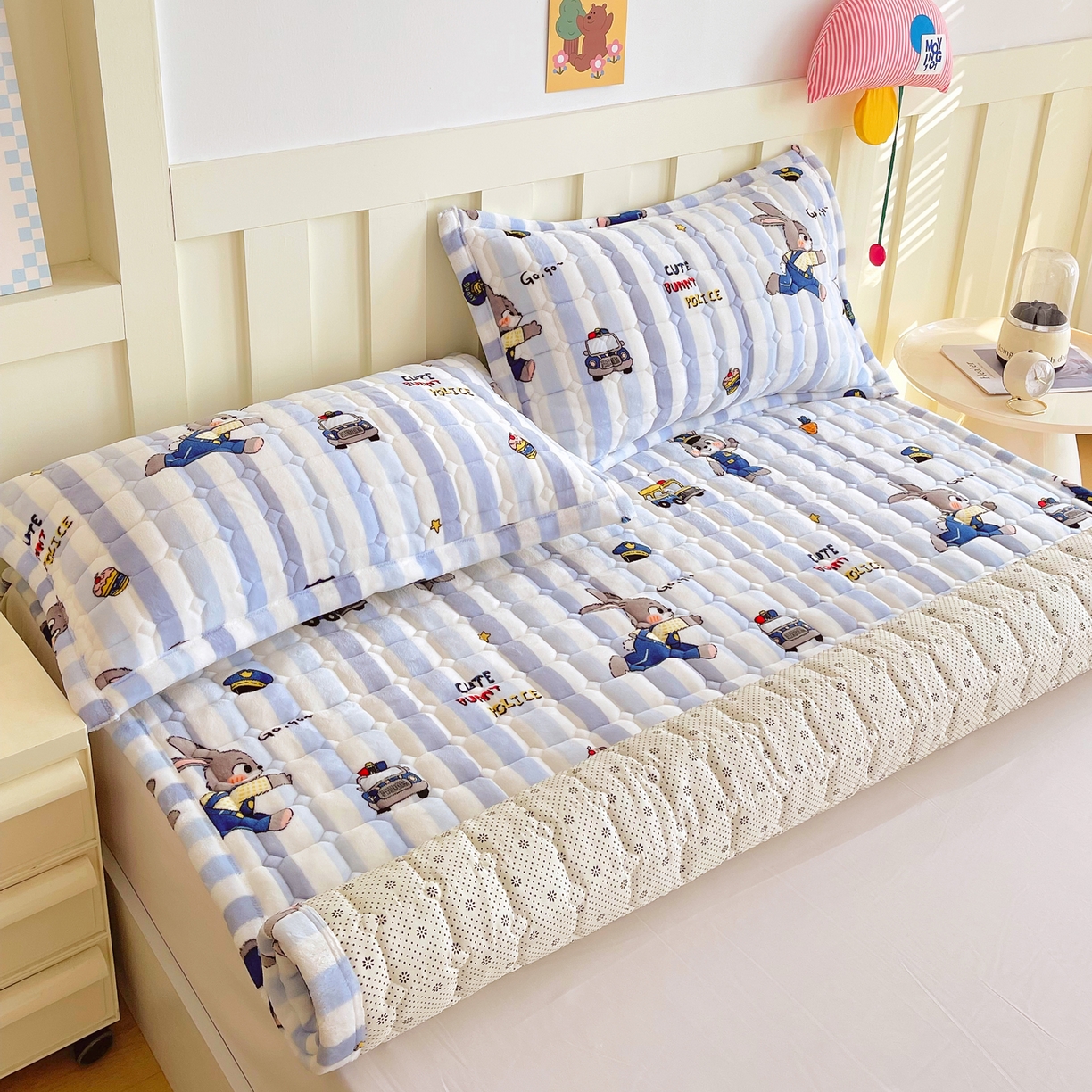 91家纺网 家纺一手货源 找家纺 （总）金鑫汇家纺 2025新款加厚牛奶豆豆绒暖绒包边床褥垫