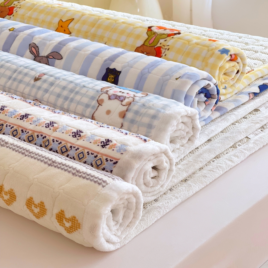 91家纺网 家纺一手货源 找家纺 （总）金鑫汇家纺 2025新款加厚牛奶豆豆绒暖绒包边床褥垫