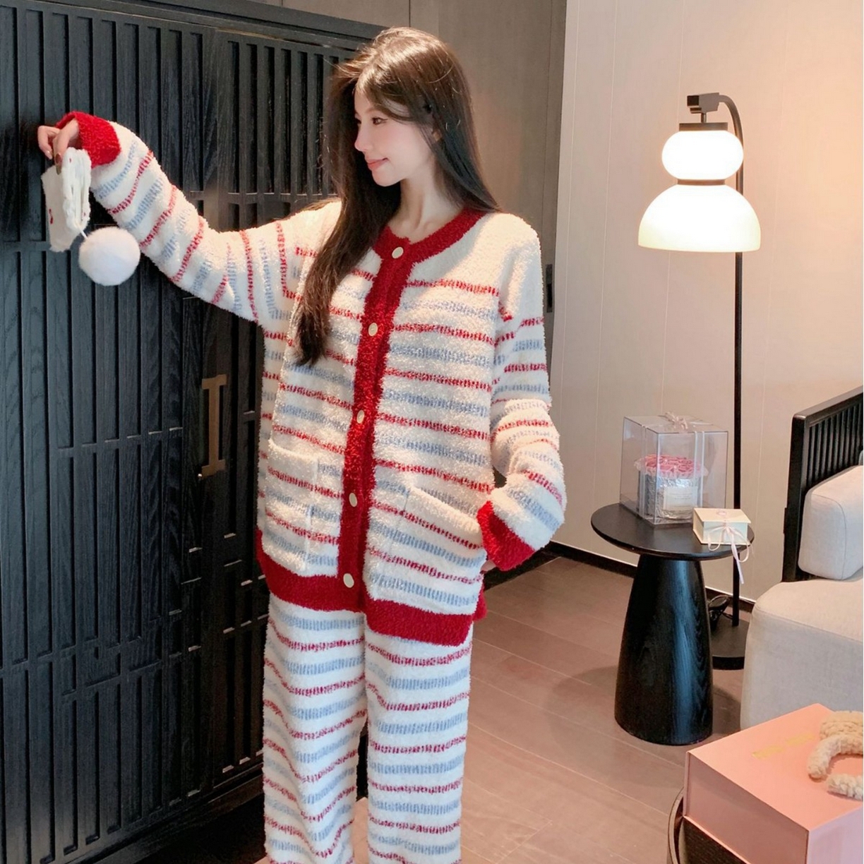 91家纺网 家纺一手货源 找家纺 （总）洛兰沙家居馆 2025新款半边绒睡衣纯色珍珠扣圆领针织开衫外套秋冬新款气质小香风家居服