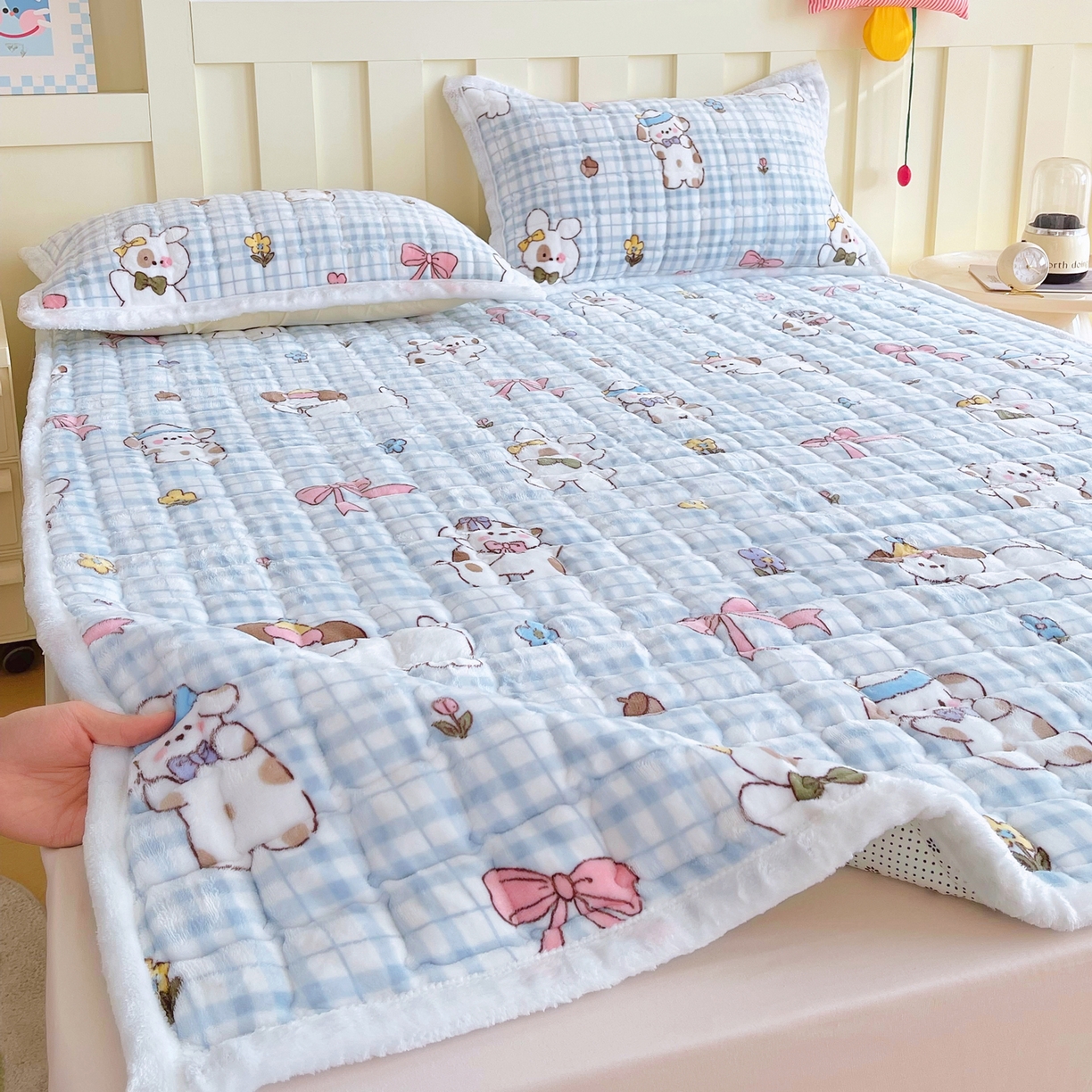 91家纺网 家纺一手货源 找家纺 （总）金鑫汇家纺 2025新款加厚牛奶豆豆绒暖绒包边床褥垫