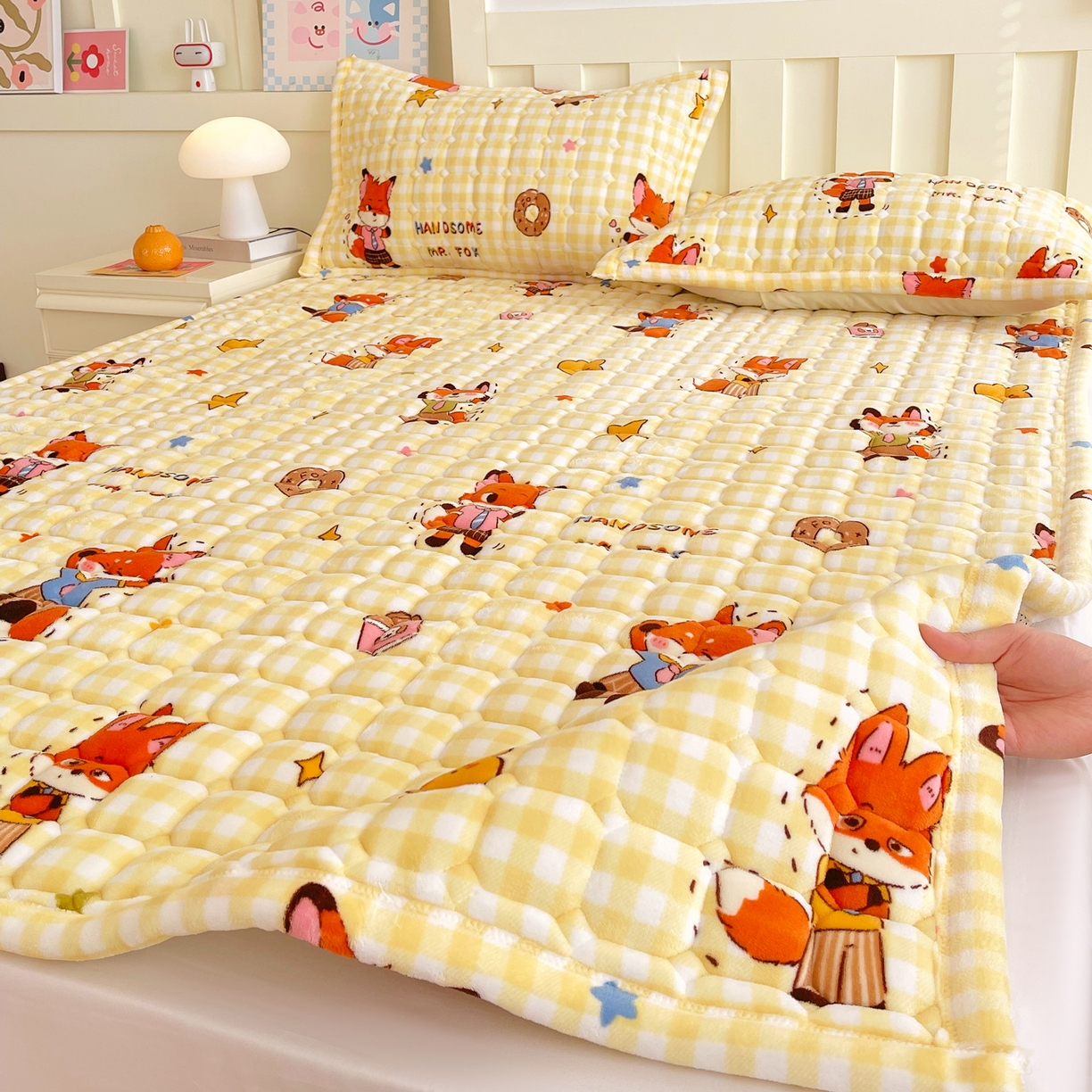 91家纺网 家纺一手货源 找家纺 （总）金鑫汇家纺 2025新款加厚牛奶豆豆绒暖绒包边床褥垫