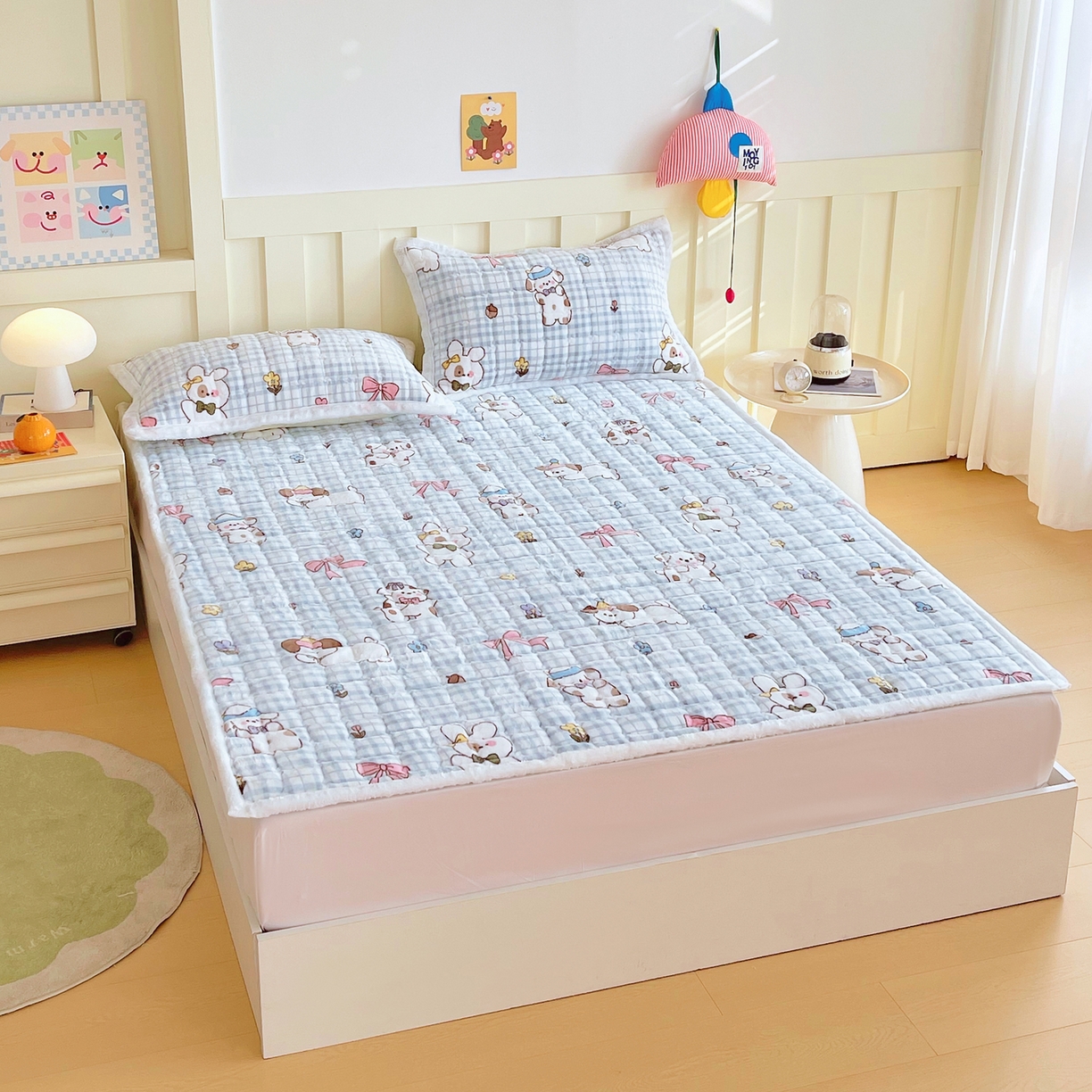 91家纺网 家纺一手货源 找家纺 金鑫汇家纺 2025新款加厚牛奶豆豆绒暖绒包边床褥垫 成人床：云绒小狗