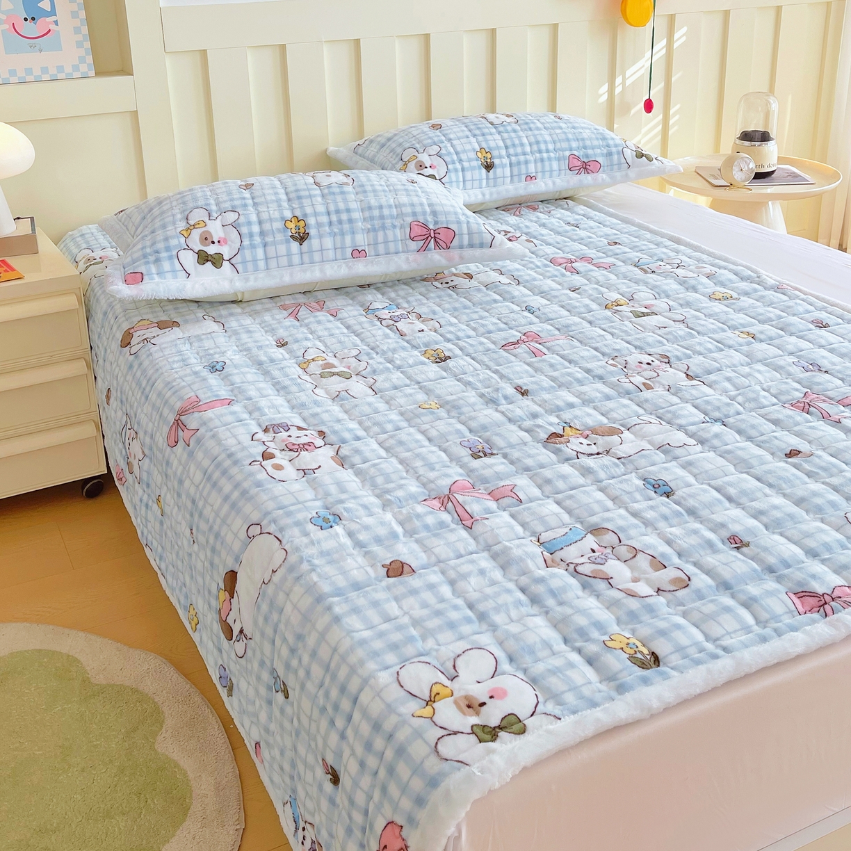 91家纺网 家纺一手货源 找家纺 金鑫汇家纺 2025新款加厚牛奶豆豆绒暖绒包边床褥垫 成人床：云绒小狗