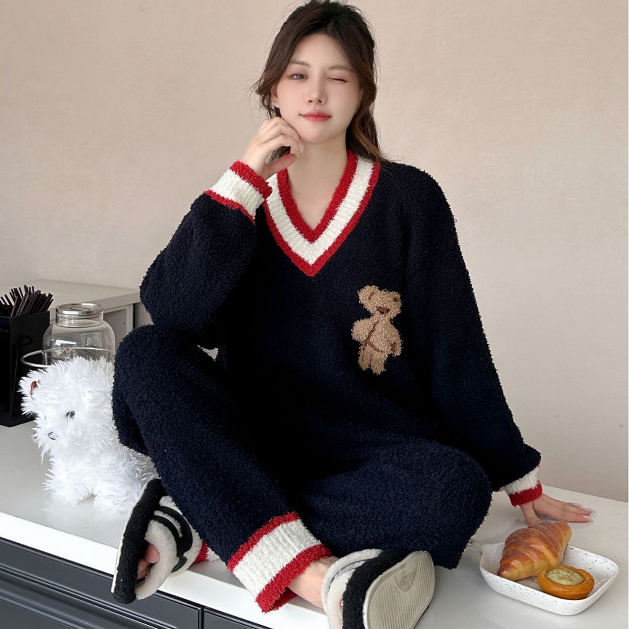 91家纺网 家纺一手货源 找家纺 （总）洛兰沙家居馆 2025新款半边绒睡衣纯色珍珠扣圆领针织开衫外套秋冬新款气质小香风家居服