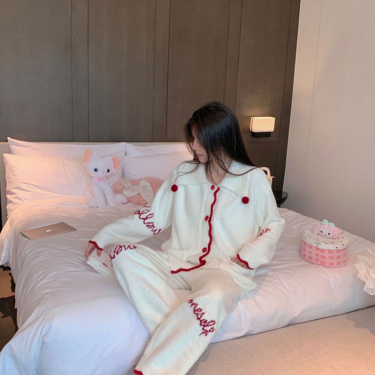 91家纺网 家纺一手货源 找家纺 （总）洛兰沙家居馆 2024新款公主风女秋冬季三层夹棉珊瑚绒加厚保暖两件套女士可外穿加绒家居服