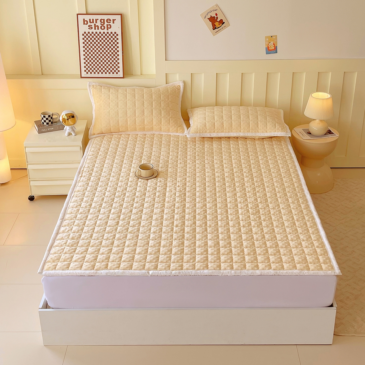 91家纺网 家纺一手货源 找家纺 金鑫汇家纺 2025新款加厚牛奶豆豆绒暖绒包边床褥垫 成人床：豆豆绒床褥垫：黄色