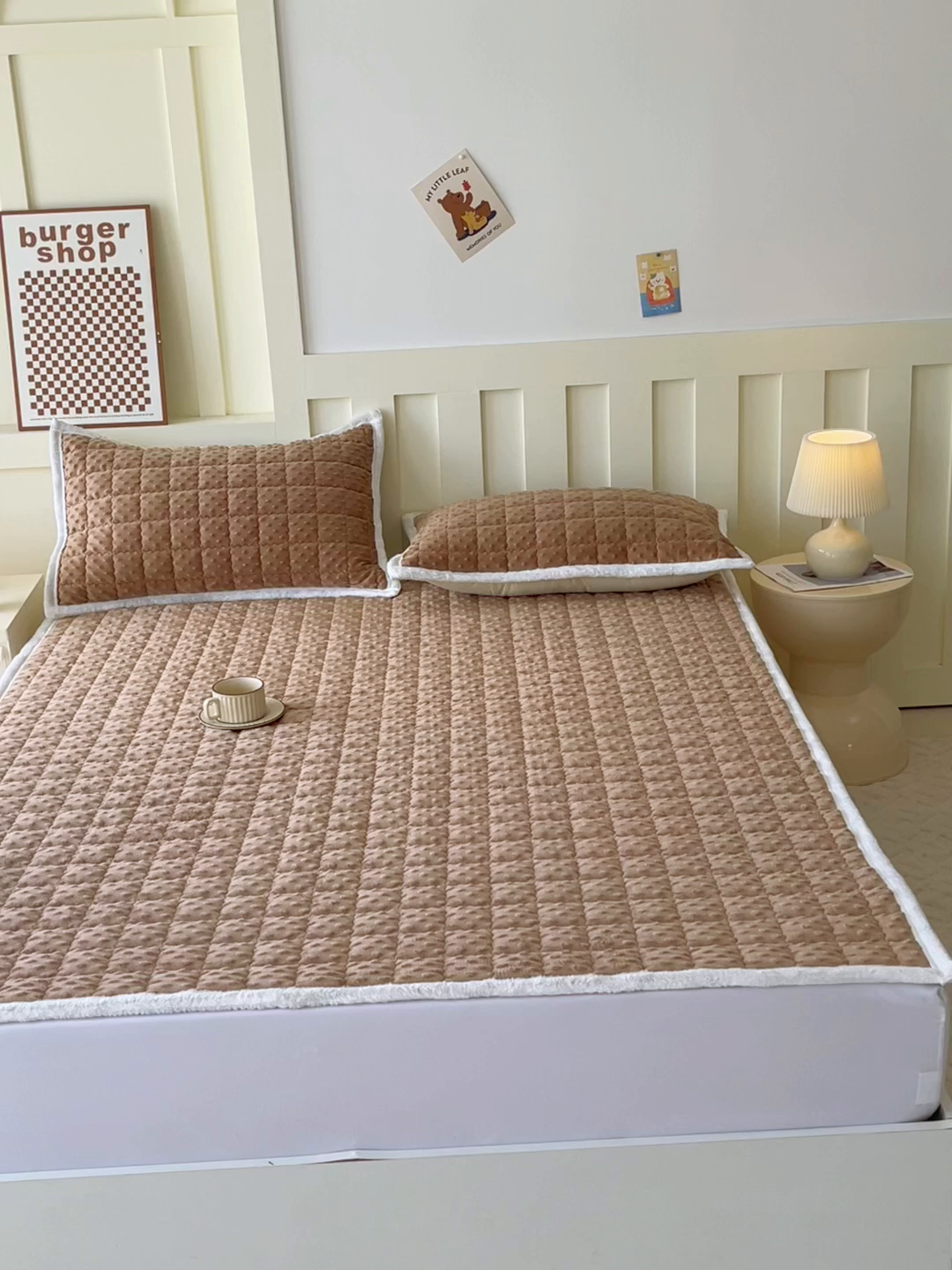 91家纺网 家纺一手货源 找家纺 金鑫汇家纺 2025新款加厚牛奶豆豆绒暖绒包边床褥垫 成人床：豆豆绒床褥垫：咖色