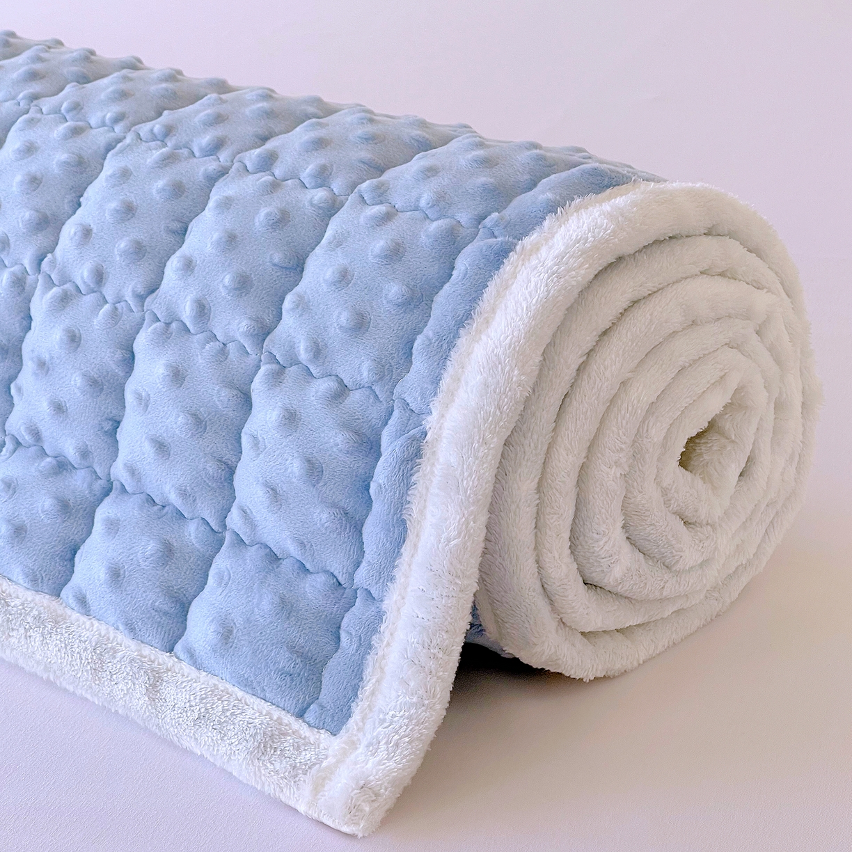 91家纺网 家纺一手货源 找家纺 金鑫汇家纺 2025新款加厚牛奶豆豆绒暖绒包边床褥垫 成人床：豆豆绒床褥垫：蓝色