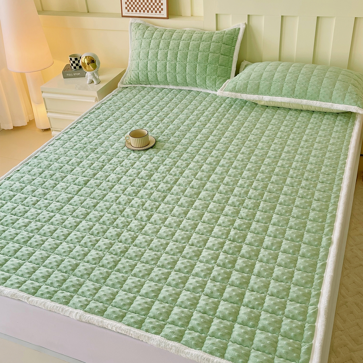 91家纺网 家纺一手货源 找家纺 金鑫汇家纺 2025新款加厚牛奶豆豆绒暖绒包边床褥垫 成人床：豆豆绒床褥垫：绿色