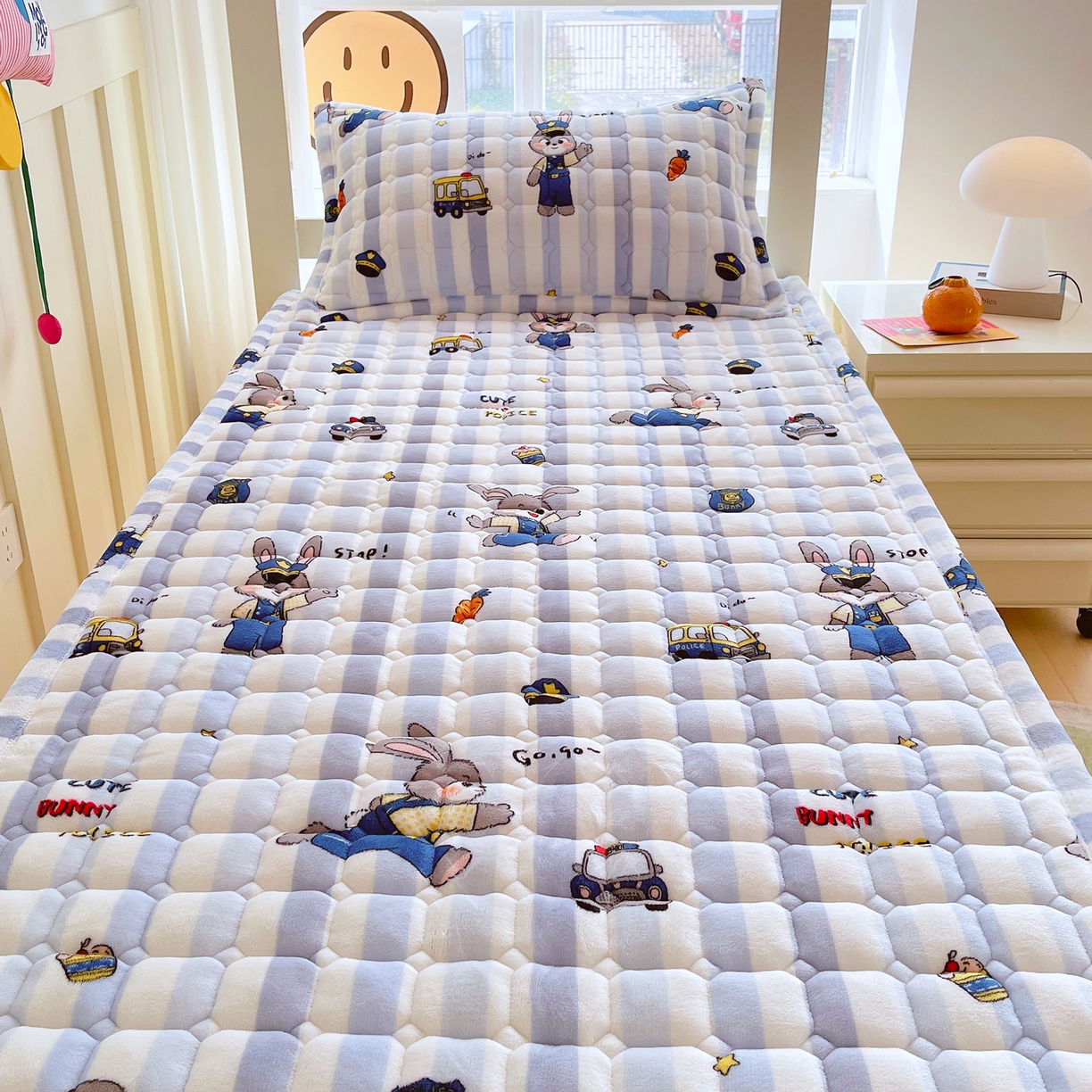 91家纺网 家纺一手货源 找家纺 （总）金鑫汇家纺 2025新款加厚牛奶豆豆绒暖绒包边床褥垫