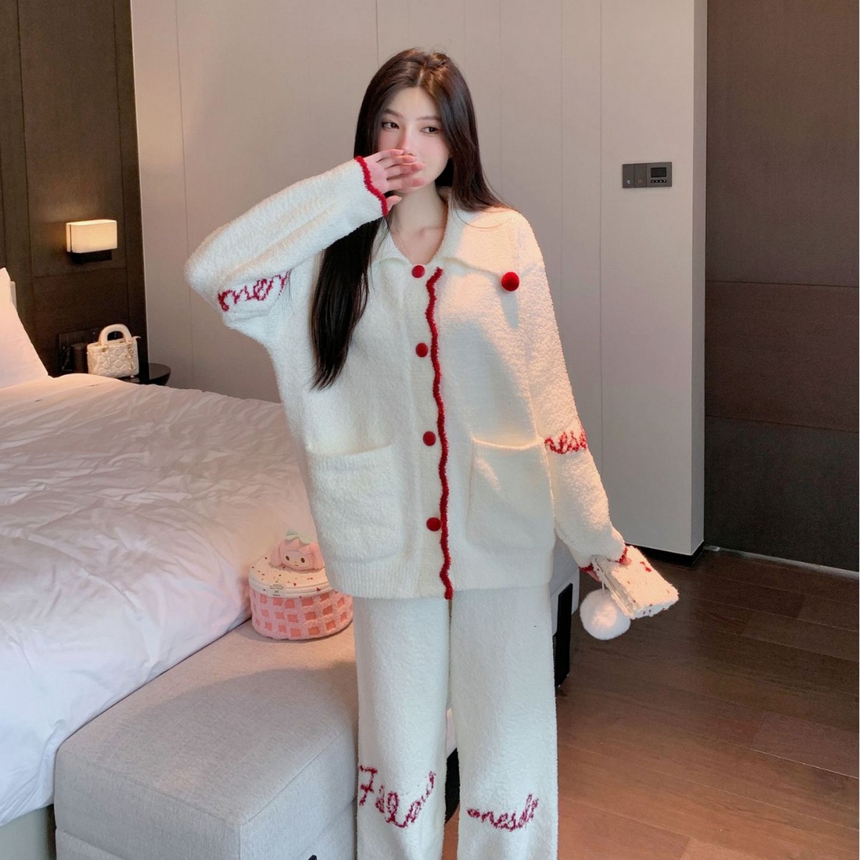 91家纺网 家纺一手货源 找家纺 洛兰沙家居馆 2025新款半边绒睡衣纯色珍珠扣圆领针织开衫外套秋冬新款气质小香风家居服 半边绒m1-白