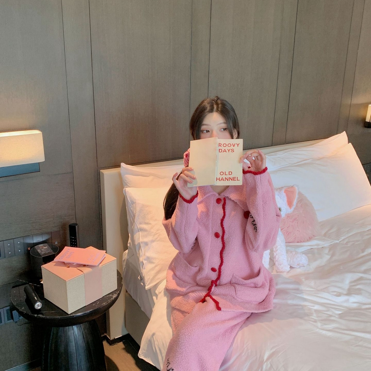 91家纺网 家纺一手货源 找家纺 洛兰沙家居馆 2025新款半边绒睡衣纯色珍珠扣圆领针织开衫外套秋冬新款气质小香风家居服 半边绒m1-粉