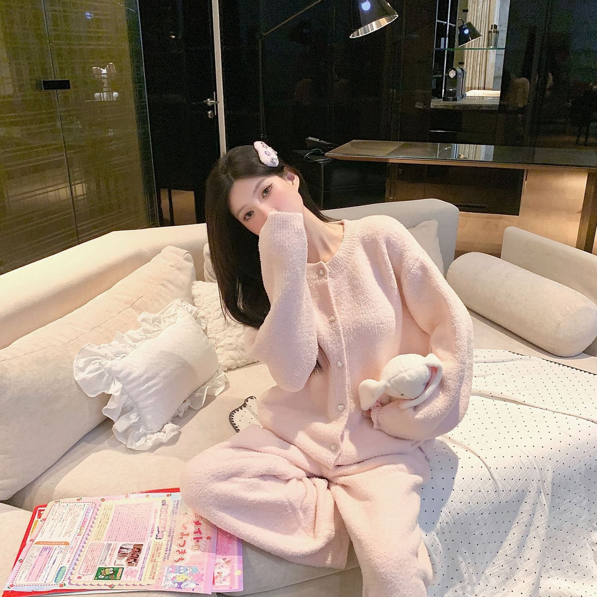 91家纺网 家纺一手货源 找家纺 洛兰沙家居馆 2025新款半边绒睡衣纯色珍珠扣圆领针织开衫外套秋冬新款气质小香风家居服 半边绒m5