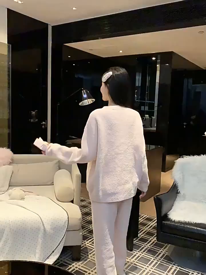 91家纺网 家纺一手货源 找家纺 洛兰沙家居馆 2025新款半边绒睡衣纯色珍珠扣圆领针织开衫外套秋冬新款气质小香风家居服 半边绒m5