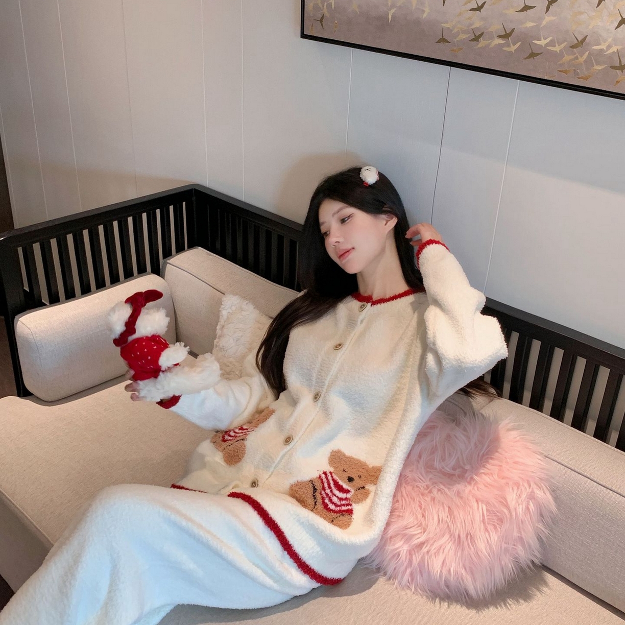 91家纺网 家纺一手货源 找家纺 洛兰沙家居馆 2025新款半边绒睡衣纯色珍珠扣圆领针织开衫外套秋冬新款气质小香风家居服 半边绒m8-红色