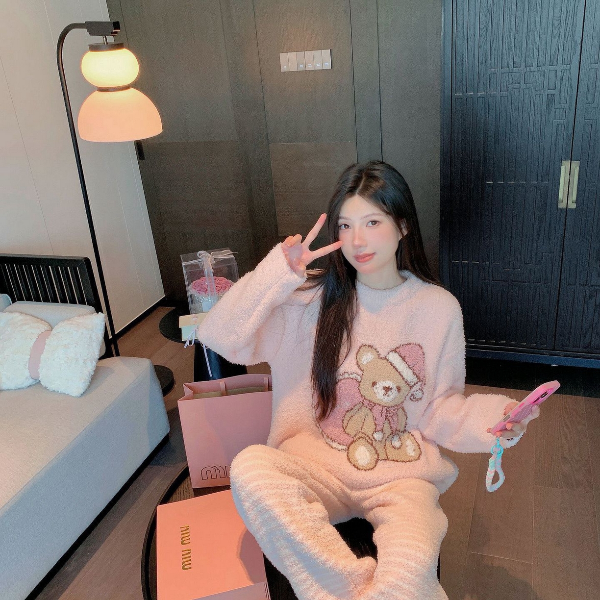 91家纺网 家纺一手货源 找家纺 洛兰沙家居馆 2025新款半边绒睡衣纯色珍珠扣圆领针织开衫外套秋冬新款气质小香风家居服 半边绒m9-1只小熊