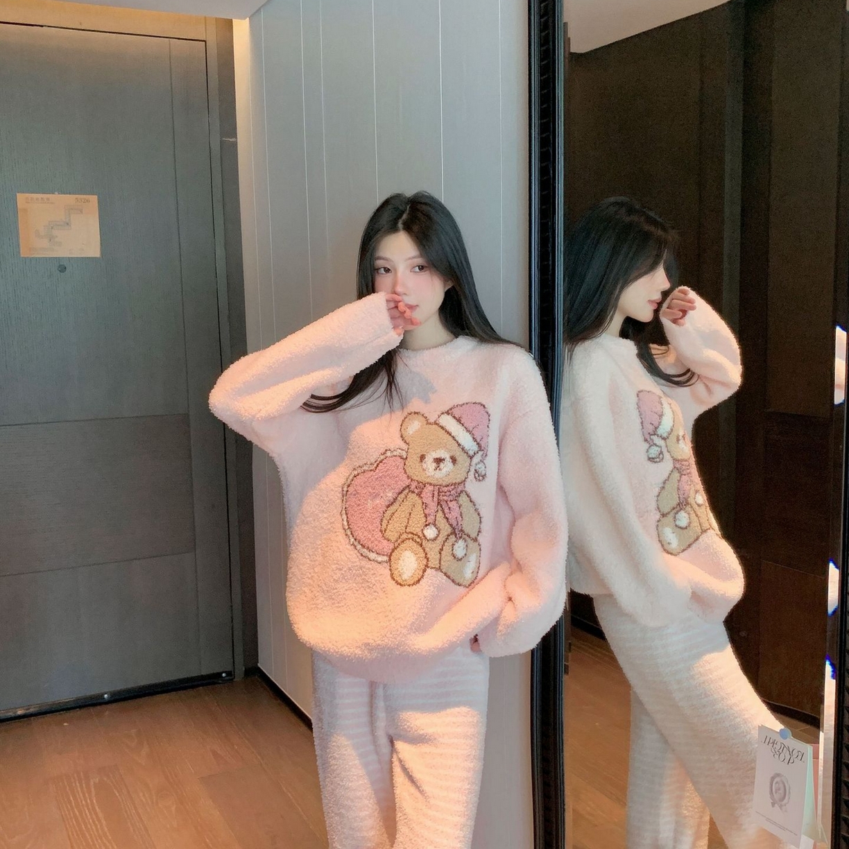 91家纺网 家纺一手货源 找家纺 洛兰沙家居馆 2025新款半边绒睡衣纯色珍珠扣圆领针织开衫外套秋冬新款气质小香风家居服 半边绒m9-1只小熊