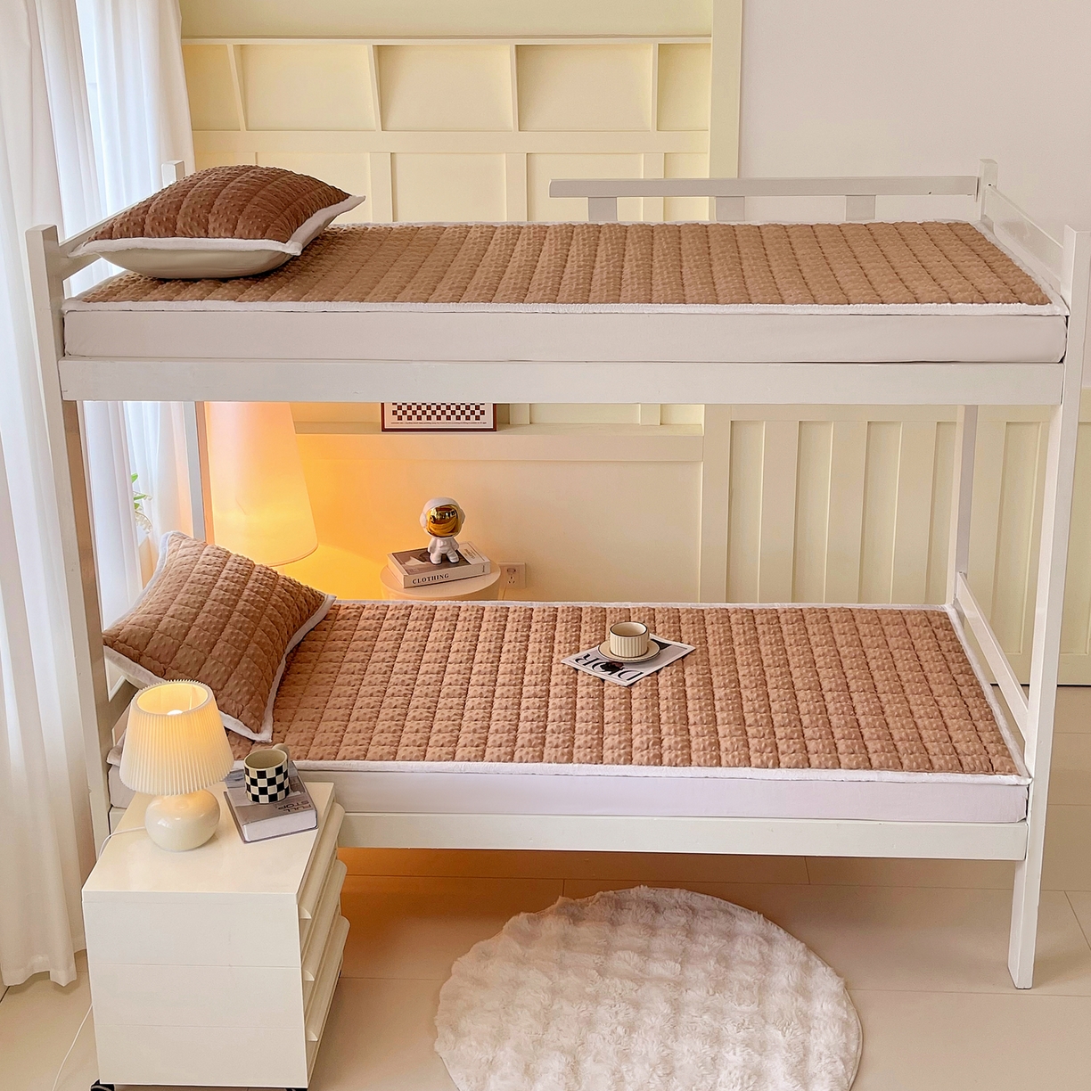 91家纺网 家纺一手货源 找家纺 金鑫汇家纺 2025新款加厚牛奶豆豆绒暖绒包边床褥垫 学生床：豆豆绒床褥垫：咖色