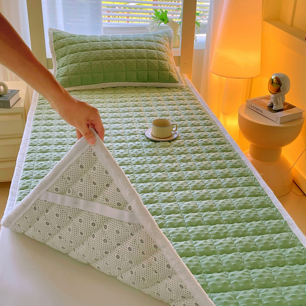 91家纺网 家纺一手货源 找家纺 金鑫汇家纺 2025新款加厚牛奶豆豆绒暖绒包边床褥垫 学生床：豆豆绒床褥垫：绿色