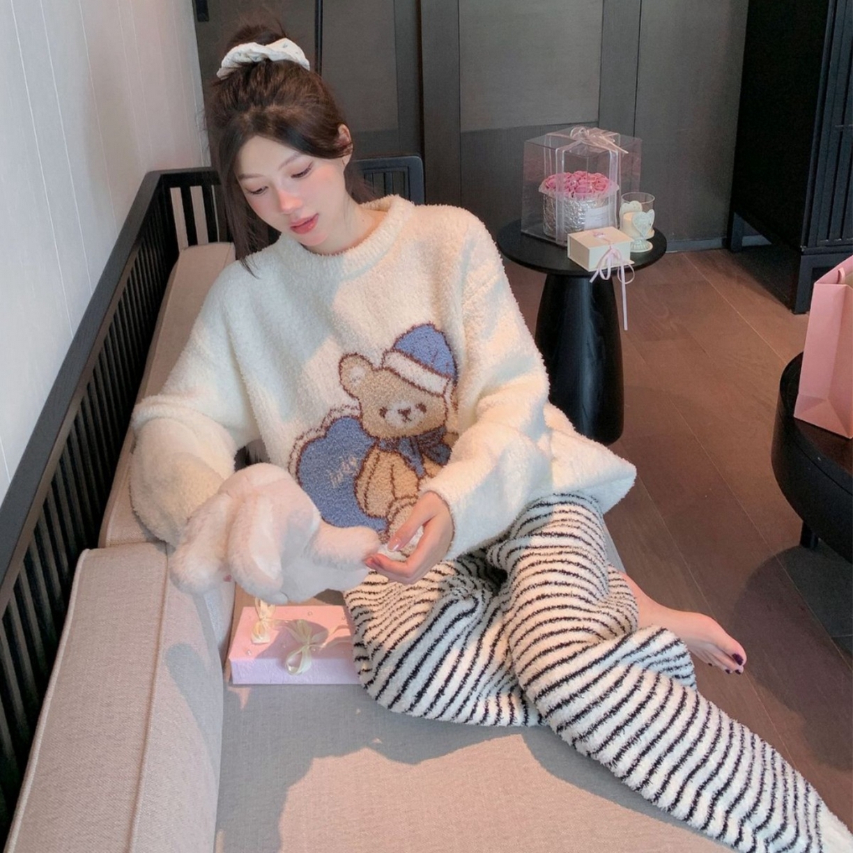 91家纺网 家纺一手货源 找家纺 洛兰沙家居馆 2025新款半边绒睡衣纯色珍珠扣圆领针织开衫外套秋冬新款气质小香风家居服 半边绒m13