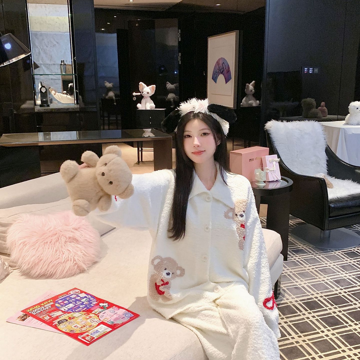 91家纺网 家纺一手货源 找家纺 洛兰沙家居馆 2025新款半边绒睡衣纯色珍珠扣圆领针织开衫外套秋冬新款气质小香风家居服 半边绒m14-蝴蝶结小熊