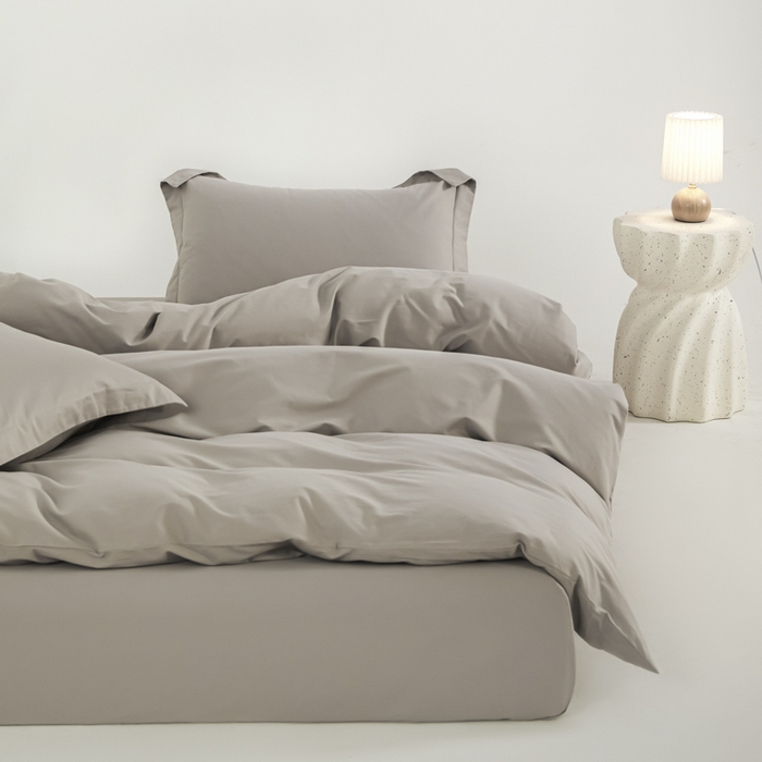 91家纺网 家纺一手货源 找家纺 红淳家纺 2025新款50支长绒棉贡缎磨毛单床笠系列 雅灰