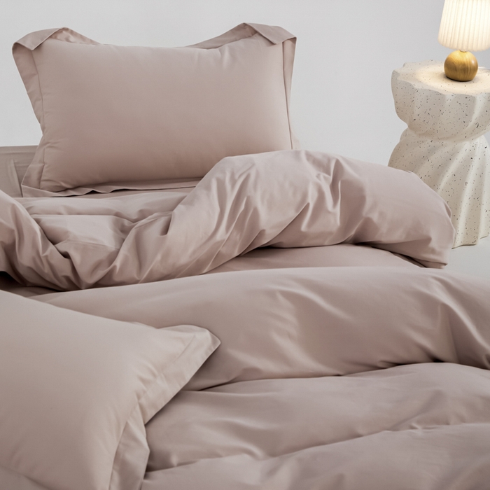 91家纺网 家纺一手货源 找家纺 红淳家纺 2025新款50支长绒棉贡缎磨毛单枕套系列 茜茜粉