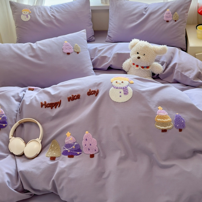 91家纺网 家纺一手货源 找家纺 如意朵 2025新款全棉加厚磨毛绣花四件套风格二（专版花型） 梦幻森林紫