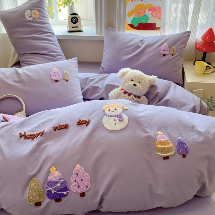 91家纺网 家纺一手货源 找家纺 如意朵 2025新款全棉加厚磨毛绣花四件套风格二（专版花型） 梦幻森林紫