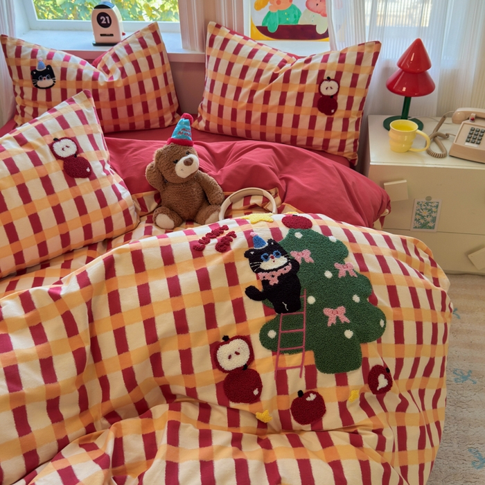 91家纺网 家纺一手货源 找家纺 如意朵 2025新款全棉加厚磨毛绣花四件套风格二（专版花型） 猫和树