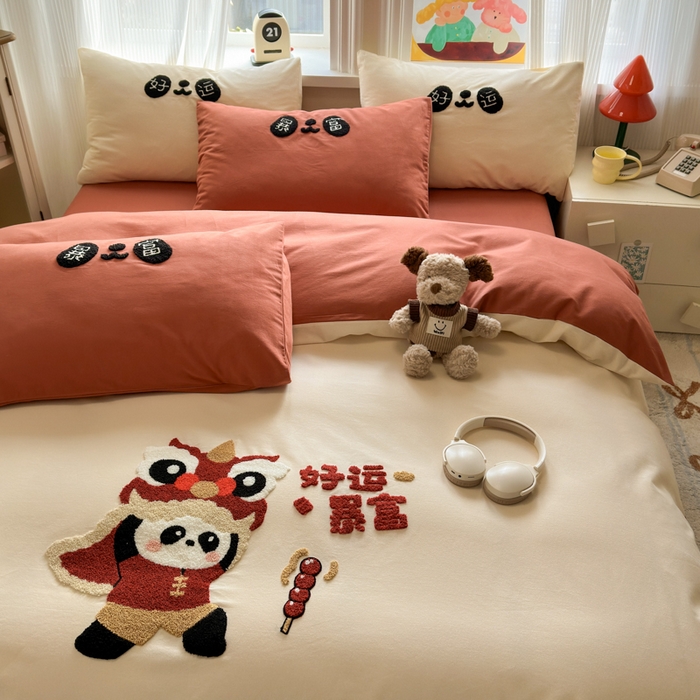 91家纺网 家纺一手货源 找家纺 如意朵 2025新款全棉加厚磨毛绣花四件套风格二（专版花型） 狮来运转