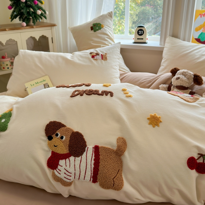 91家纺网 家纺一手货源 找家纺 如意朵 2025新款全棉加厚磨毛绣花四件套风格二（专版花型） 甜心狗狗