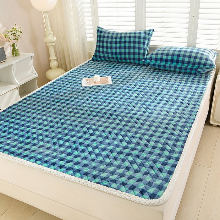 91家纺网 家纺一手货源 找家纺 圣靓家纺 2025新款牛奶绒加厚保暖夹棉床褥床垫 夜曲