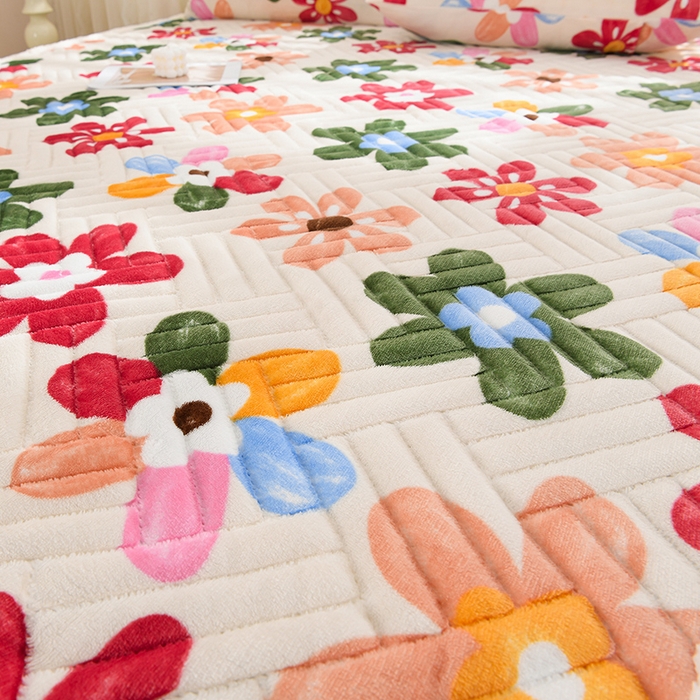 91家纺网 家纺一手货源 找家纺 圣靓家纺 2025新款牛奶绒加厚保暖夹棉床褥床垫 繁花