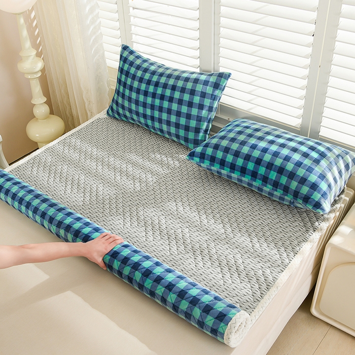 91家纺网 家纺一手货源 找家纺 圣靓家纺 2025新款牛奶绒加厚保暖夹棉床褥床垫 夜曲