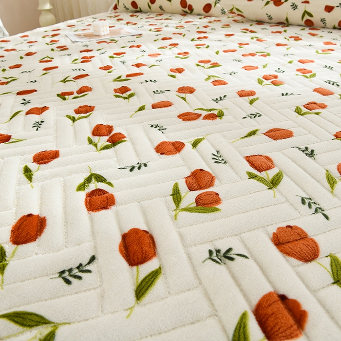 91家纺网 家纺一手货源 找家纺 圣靓家纺 2025新款牛奶绒加厚保暖夹棉床褥床垫 伊人