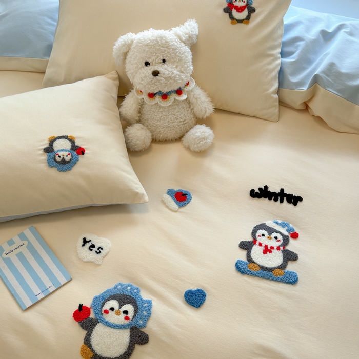 91家纺网 家纺一手货源 找家纺 如意朵 2025新款全棉加厚磨毛绣花四件套风格二（专版花型） 追梦企鹅米