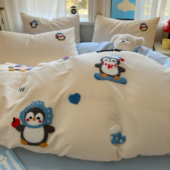 91家纺网 家纺一手货源 找家纺 如意朵 2025新款全棉加厚磨毛绣花四件套风格二（专版花型） 追梦企鹅米