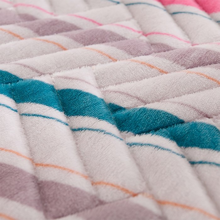 91家纺网 家纺一手货源 找家纺 圣楚家纺 2025新款牛奶绒加厚保暖夹棉床褥床垫 彩虹