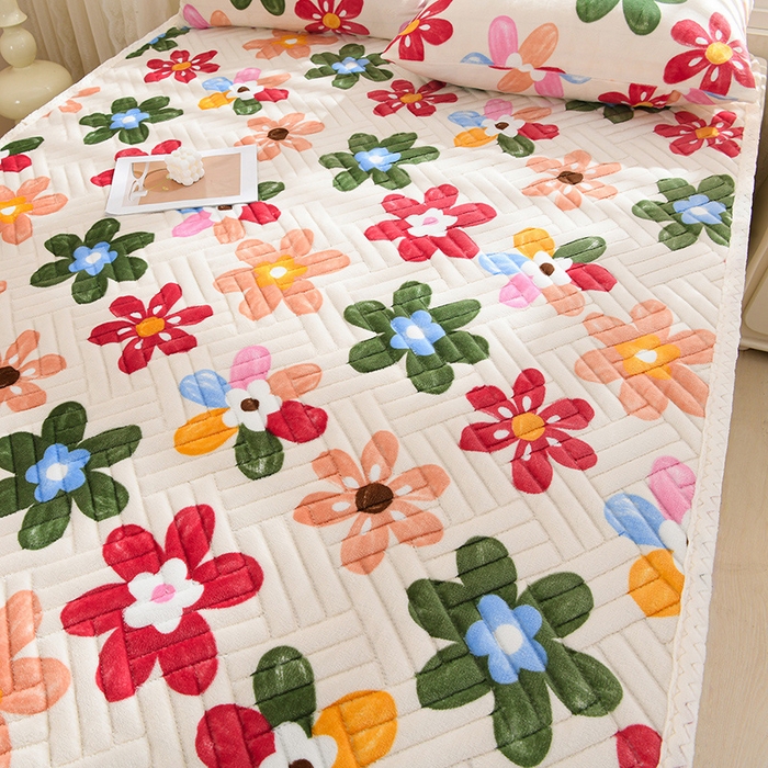 91家纺网 家纺一手货源 找家纺 圣楚家纺 2025新款牛奶绒加厚保暖夹棉床褥床垫 繁花