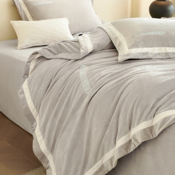 91家纺网 家纺一手货源 找家纺 淼铭家纺 2025秋冬新款婴肤绒双拼绣花四件套-雅韵系列 雅韵灰