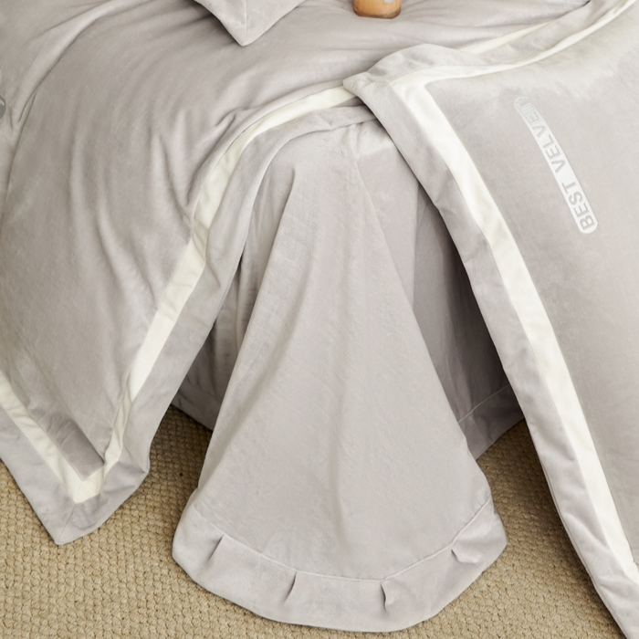 91家纺网 家纺一手货源 找家纺 淼铭家纺 2025秋冬新款婴肤绒双拼绣花四件套-雅韵系列 雅韵灰