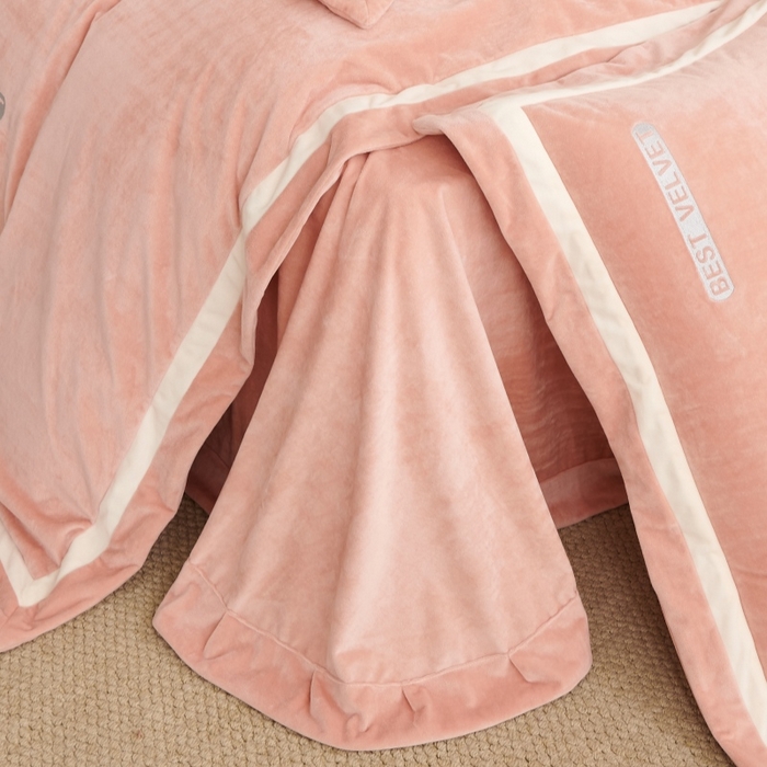 91家纺网 家纺一手货源 找家纺 淼铭家纺 2025秋冬新款婴肤绒双拼绣花四件套-雅韵系列 雅韵粉