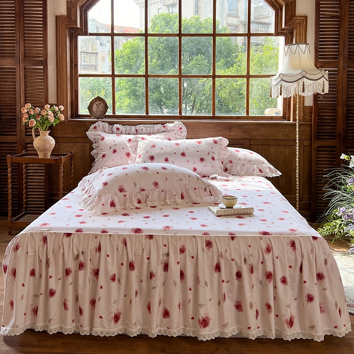 91家纺网 家纺一手货源 找家纺 网红馆（ck家纺） 2025新款全棉磨毛印花床裙款复古法式优雅四件套 玫瑰趣事-粉