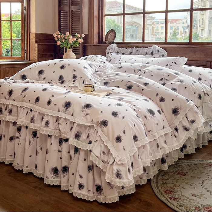 91家纺网 家纺一手货源 找家纺 网红馆（ck家纺） 2025新款全棉磨毛印花床裙款复古法式优雅四件套 玫瑰趣事-灰