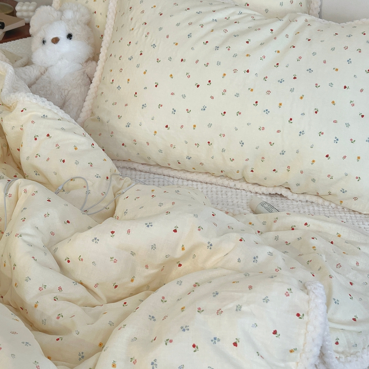 91家纺网 家纺一手货源 找家纺 荣轩 2025秋冬必备新品棉加绒华夫格提花绒工艺款四件套（铺床版）甜心花园