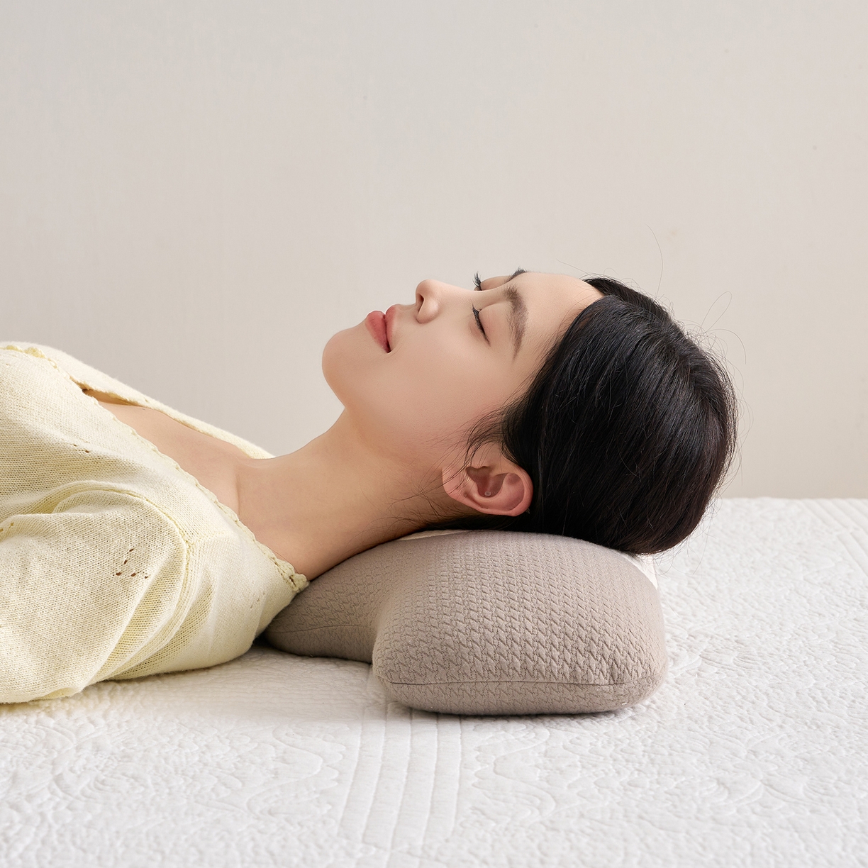 91家纺网 家纺一手货源 找家纺 乐可 2025新款草本颈椎枕荞麦枕本草香丸合香枕枕头枕芯 草本颈椎枕-咖