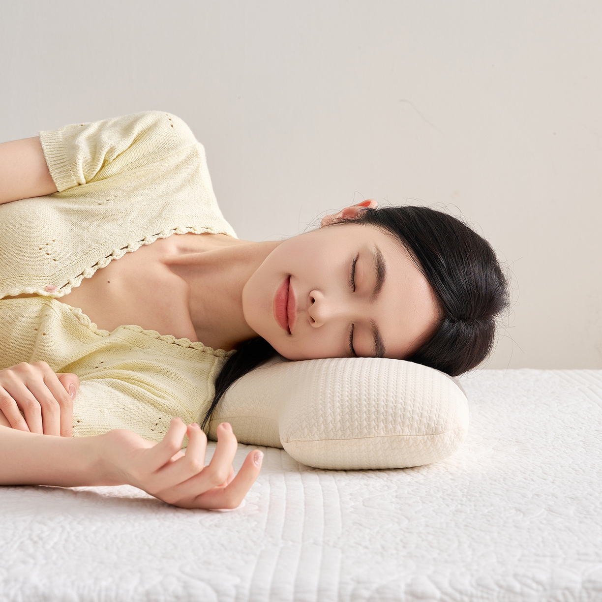 91家纺网 家纺一手货源 找家纺 乐可 2025新款草本颈椎枕荞麦枕本草香丸合香枕枕头枕芯 草本颈椎枕-米