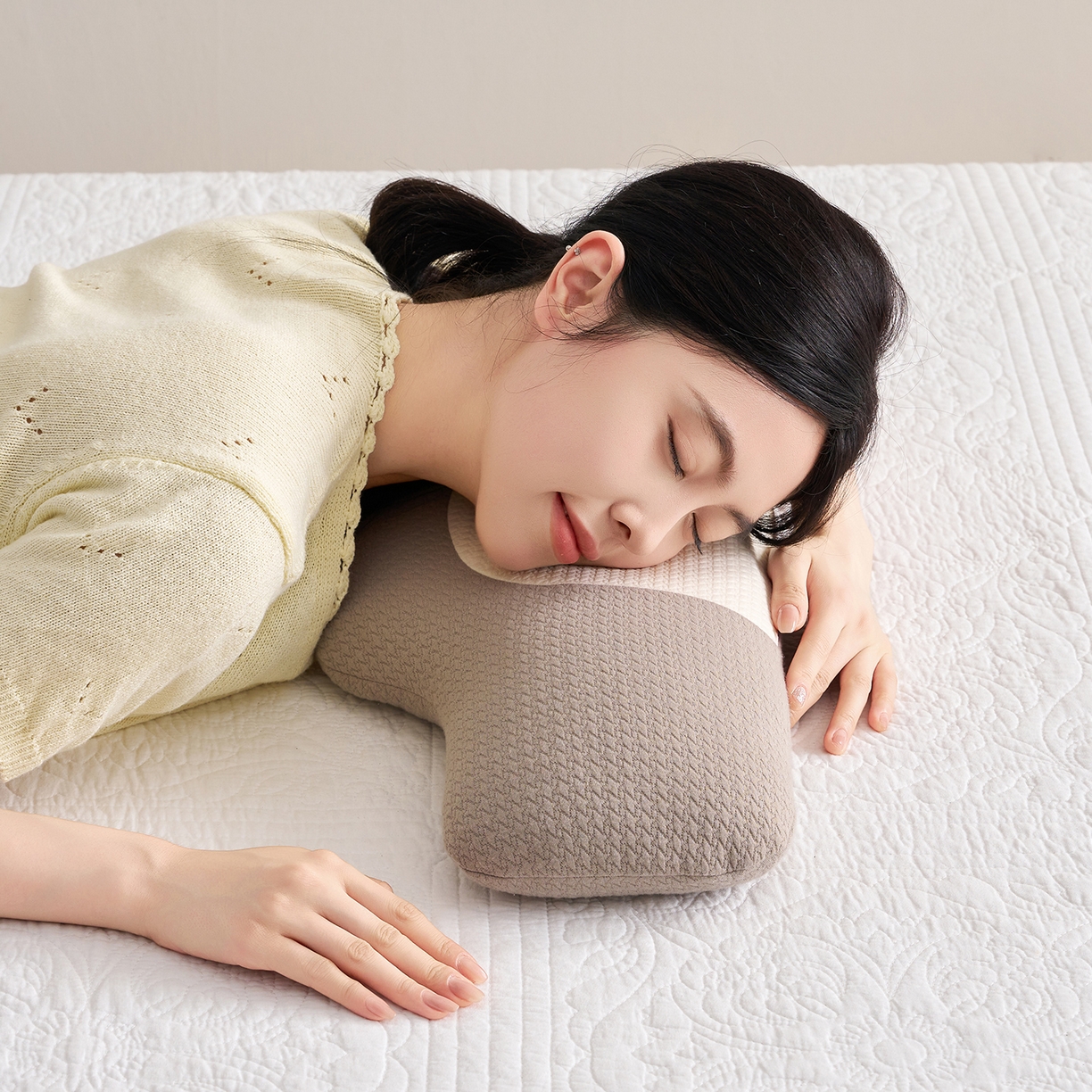 91家纺网 家纺一手货源 找家纺 乐可 2025新款草本颈椎枕荞麦枕本草香丸合香枕枕头枕芯 草本颈椎枕-咖